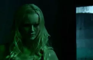 XXX एक तरुण जोडपे मध्ये तारांकित त्याच्या पहिल्या अश्लील चित्रपट