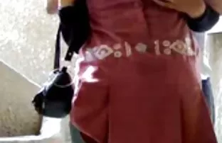 XXX त्याऐवजी एक मालिश मित्राला चाटणे मैत्रीण पुच्ची आणि दु: ख त्याच्या बोल्ट