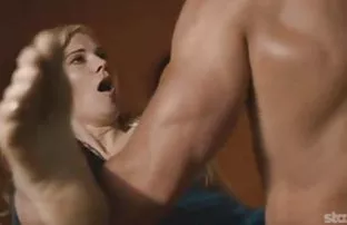 XXX कोल्ही slutty बिकिनी बंड एक माणूस एक पाशवी गुदद्वारासंबंधीचा