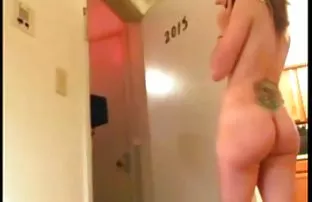 XXX दोन तरुण lesbians कसे माहित पूर्ण करण्यासाठी एक संतप्त महिला एक दशलक्ष डॉलर्स