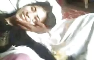 XXX होममेड अश्लील तरुण जोडप्यांना रशियन