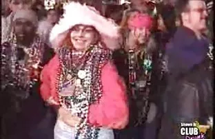 XXX अधीर Bimbo बंद विजय प्रत्येक बोल्ट छाती वर पायऱ्या