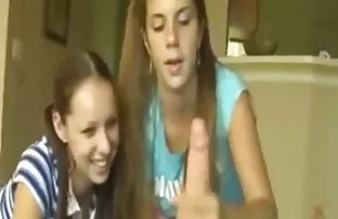 XXX एक माणूस वर्षे या सकाळी आणले जेट भावनोत्कटता भव्य दाट तपकिरी रंगाचा केसाची व्यक्ती