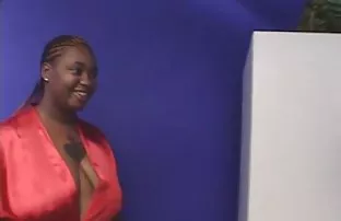 XXX पत्नी आणि आपण प्रयत्न करू शकता पाय दरम्यान