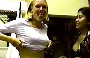 XXX आणि वर एक प्रचंड कोंबडा मध्ये एक लक्झरी घर