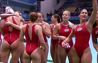 XXX मदत लॅटीना शोध कुत्रा आणि हार्ड banged सडपातळ दाट तपकिरी रंगाचा केसाची व्यक्ती