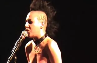 XXX पत्नी प्रयत्न वर्चस्व स्त्री पुरुष समागम