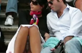 XXX लाल गेले at दृष्टीने एक टकला माणूस आणि मांजर रचला