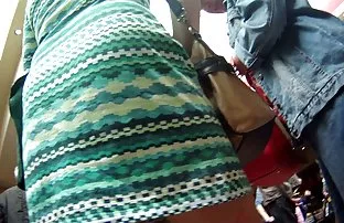 XXX विशाल असणारा बाळ ड्रेसिंग रूममध्ये पुच्ची jerked बंद घेतला आणि गाल