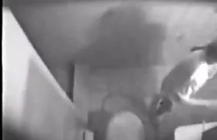 XXX अप्रतिम दाट तपकिरी रंगाचे केस घडवणे एजंट विचारतो करण्यासाठी तिला संभोग आणि तिच्या तोंडात कम