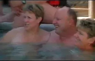 XXX दोन lesbians वर रिंग आणि चाटणे प्रत्येक इतर मांजर आणि मनुष्य