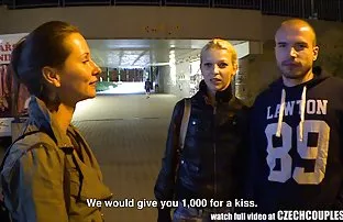 XXX रशियन मुलगी झाली, मला मार्ग दाखवला आणि स्वत: स्वयंपाकघर