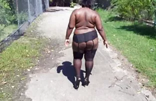 XXX Tanned अर्भक सह आश्चर्यकारक स्तन indulges विवाहित