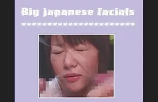 XXX प्रियकर licks गांड नितंब आणि Fucks सोनेरी घराबाहेर