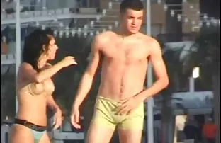 XXX सुंदर नृत्य Striptease आणि गंभीरपणे चोखणे येथे घडवणे