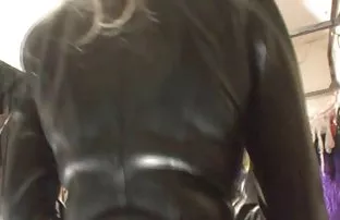 XXX कामौत्तेजित होणे देशद्रोही गुप्त त्याची पत्नी नियमितपणे Fucks यंग गर्ल