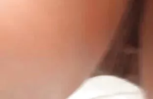 XXX सुंदर तरुण स्त्री थंड स्तन परवानगी गोड माणूस तिच्या संभोग