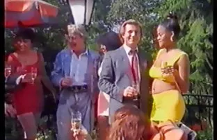 XXX विशाल बोल्ट मसाजर आला चव तरुण क्लाएंट