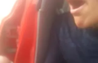 XXX रोमानियन स्त्री पुरुष समागम बॉम्ब jerked बंद एक माणूस पाय आणि स्वत: ला दिले कोपरखळी