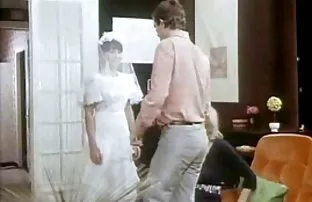 XXX विशाल बोल्ट मित्राला मदत केली ऍथलेटिक मुलगी विश्रांती नंतर जॉगिंग