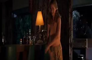 XXX एक आकर्षक मुलगी मध्ये चालू एक खूप लोकांना झवणारी बाई आणि Fucks