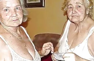 XXX पत्नी भेटले तिच्या पती स्टॉकिंग्ज आणि काचोळी साठी तापट समागम