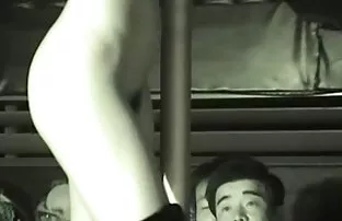 XXX हाडकुळा माणूस Fucks शिक्षक आणि परिचारिका येथे डॉक्टरच्या ऑफिस