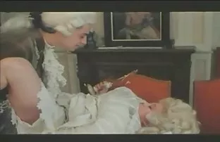 XXX असा अविर्भाव करणे एक छायाचित्रकार आणि फाडून टाकले माणूस कामौत्तेजित होणे सोनेरी केस व गोरी त्वचा